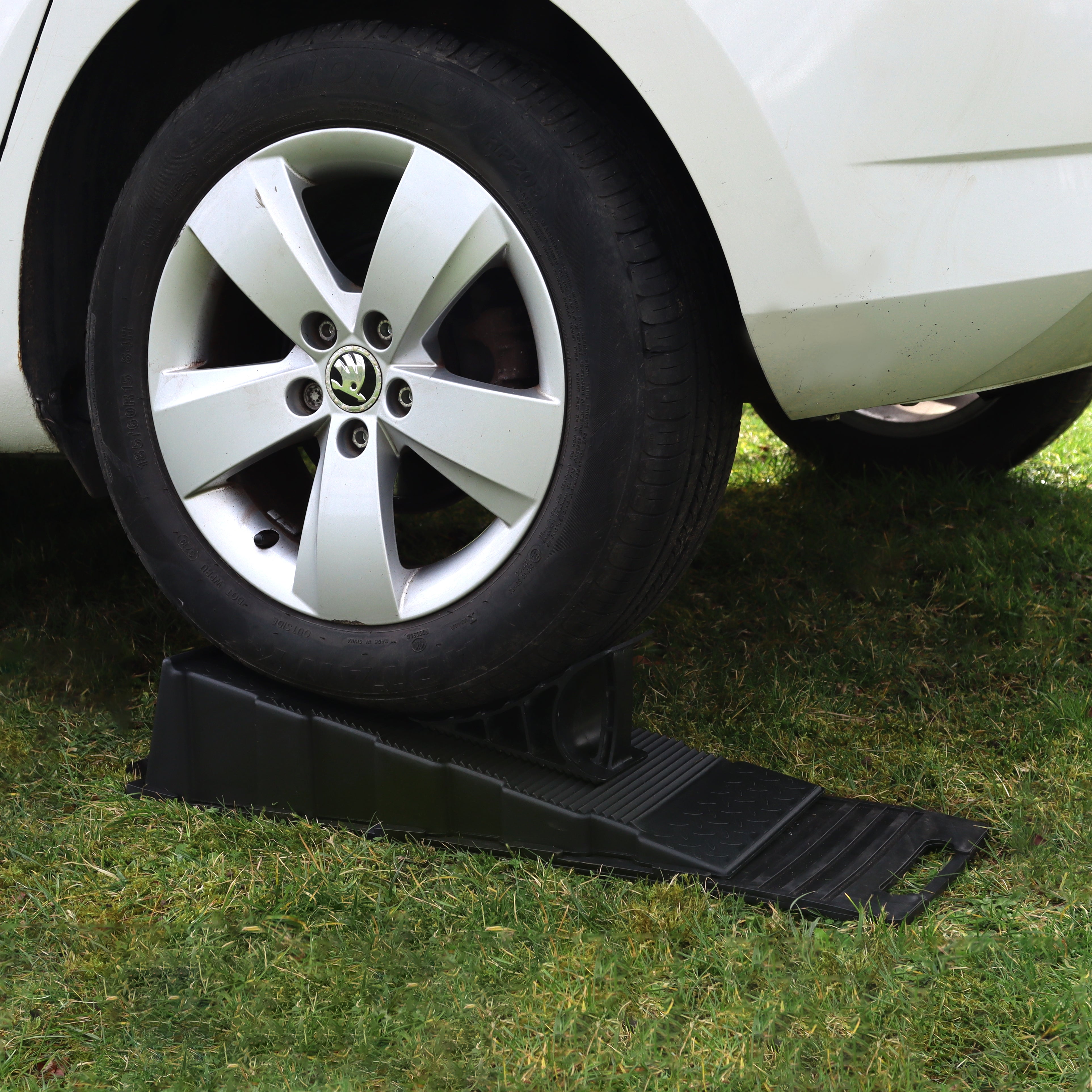 Streetwize 3 IN 1 Caravan Ramp with Wheel Chock & Removeable Mud Guard