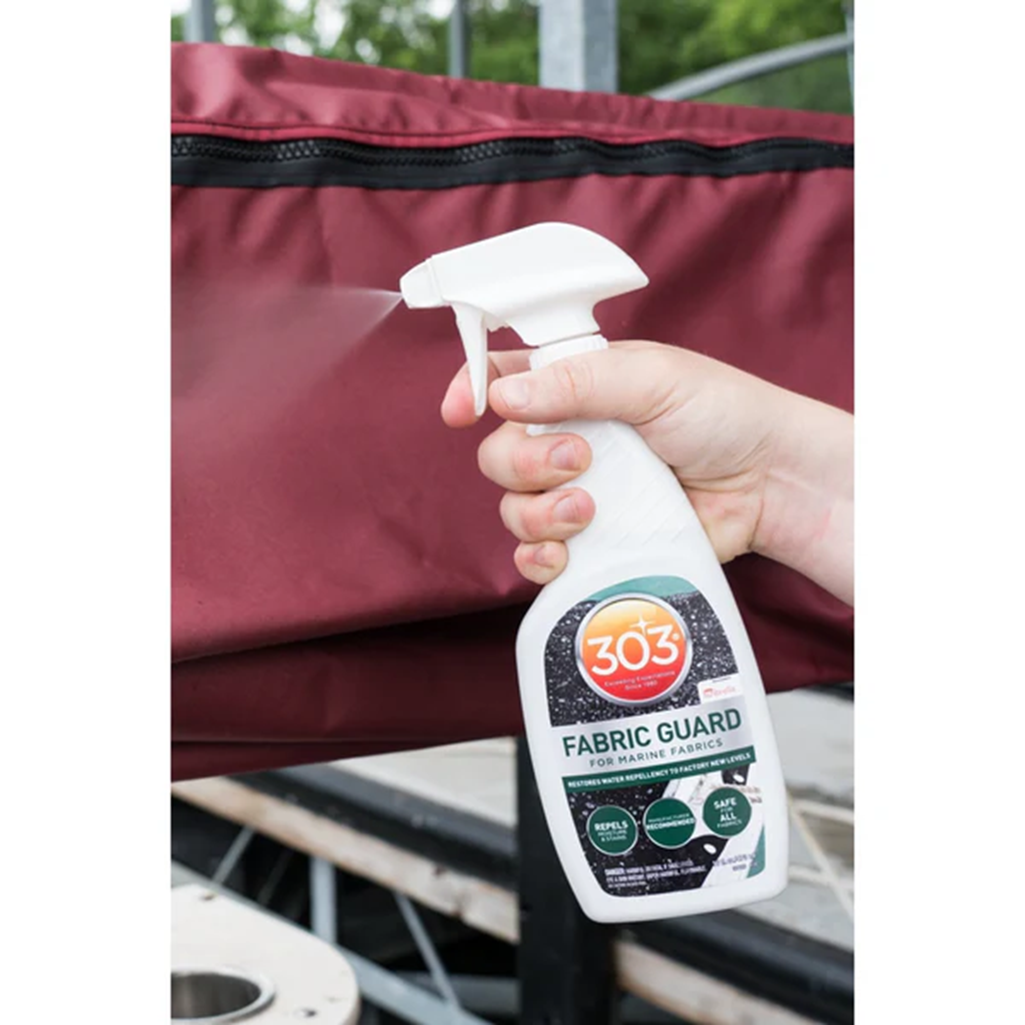 303 Fabric Guard Trigger Spray 32 oz.  / 946 mL